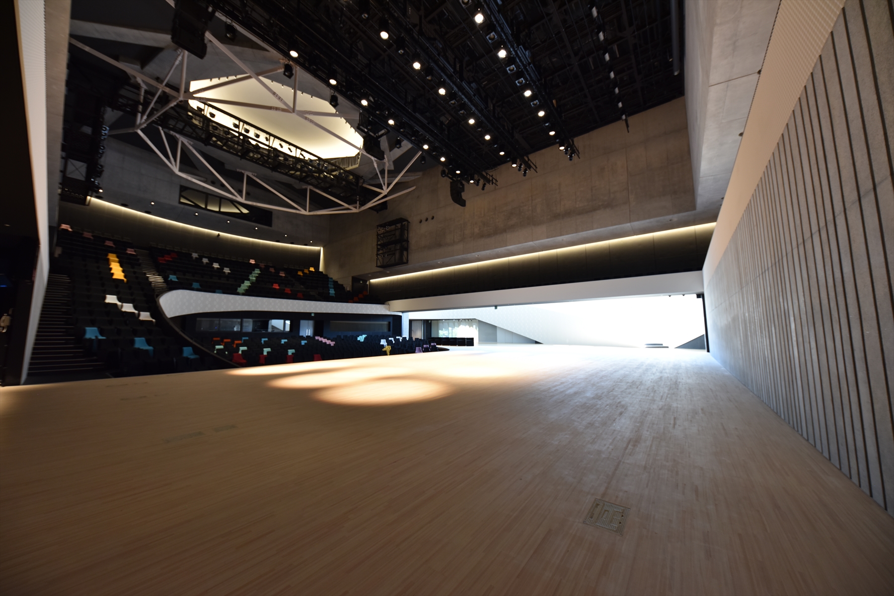 下手スライディングウォール開放